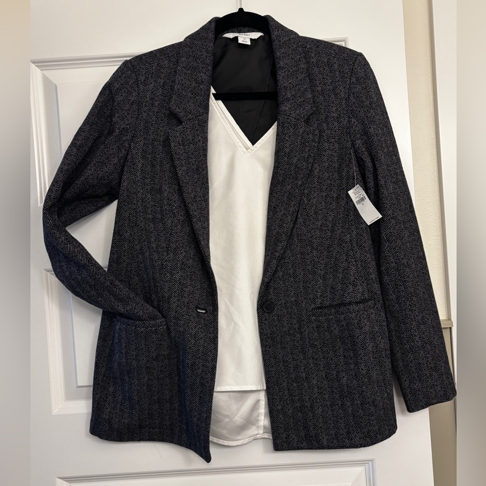 Trendy NWT Dark Grey Herringbone Blazer